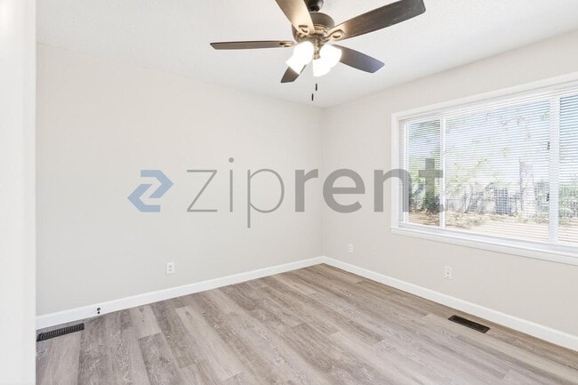 Building Photo - 318 Nugget Ct