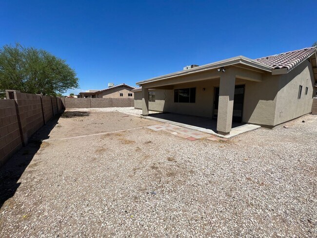 Building Photo - CULDESAC HOME IN ESTRELLA!