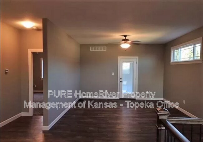 Building Photo - 4423 SE Gemstone Ln