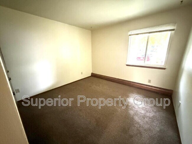 Building Photo - 2404 Independence Ln