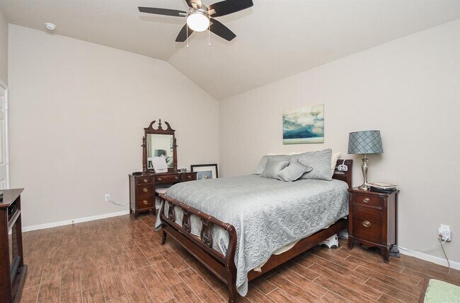 Building Photo - 7210 Foxwood Fair Ln