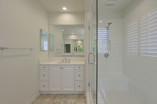 Building Photo - Gorgeous 4 Bedroom and 3 Bath Home in Chula vista/Otay Ranch Area