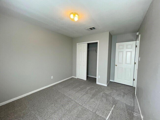 Building Photo - 2305 Bakers Way