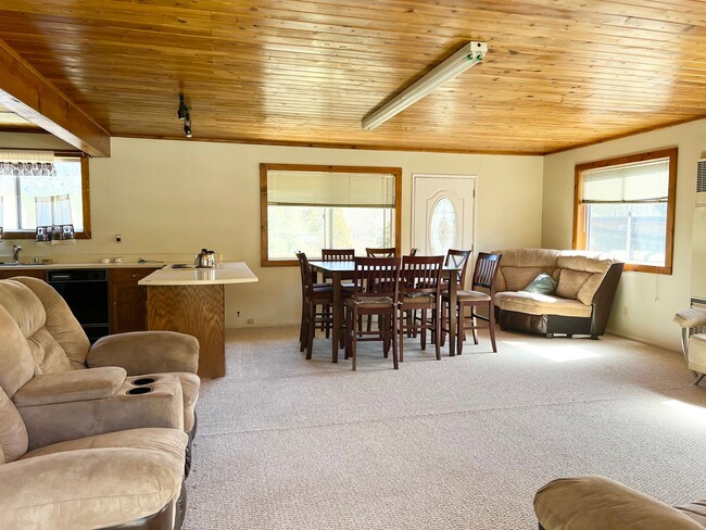 Building Photo - LARGE HOME WITH HUGE BONUS AREA