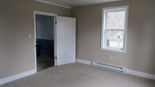 Building Photo - 18126 Spring Run Rd