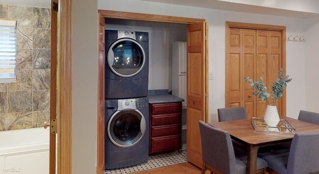 Building Photo - 1 br, 1 bath House - 1638 W Blackhawk St P...