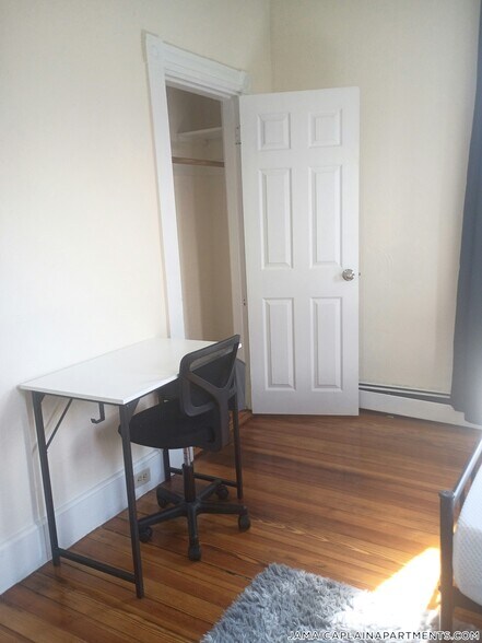 Building Photo - 31 Gay Head St