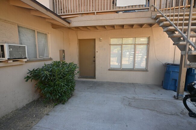 2 Bed Apartment - $1,050 - 378 N 13th Str... - 2 Bed Apartment  - $1,050 - 378 N 13th Str...