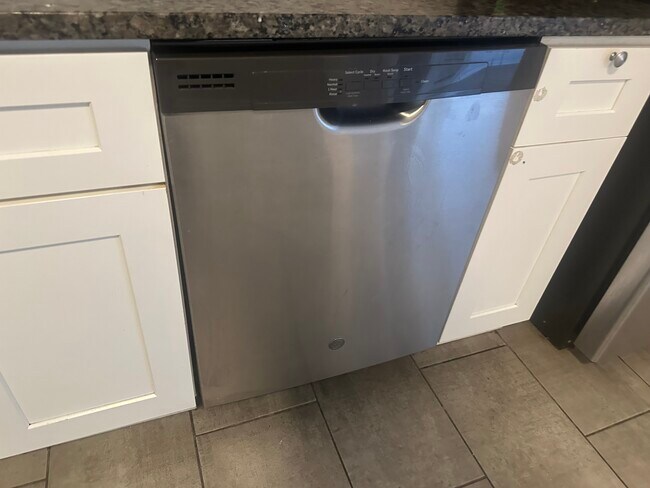 Building Photo - 308 Sherman St