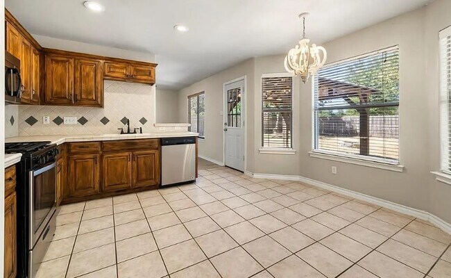 Building Photo - 2511 Jacqueline Dr