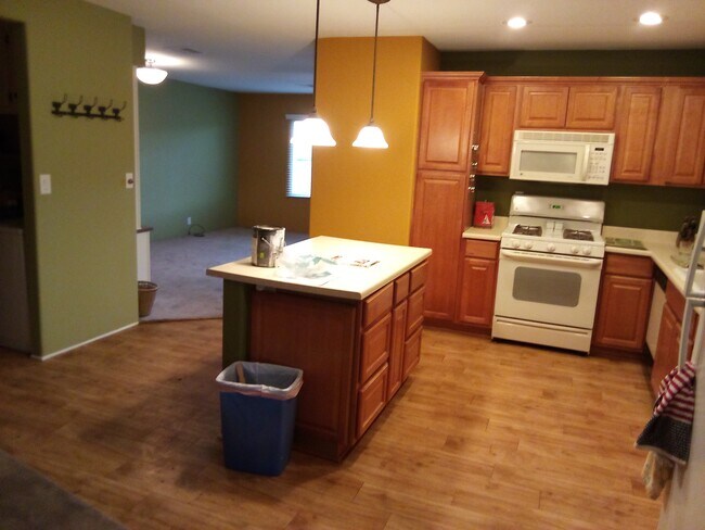 Building Photo - 73185 Palm Greens Pkwy