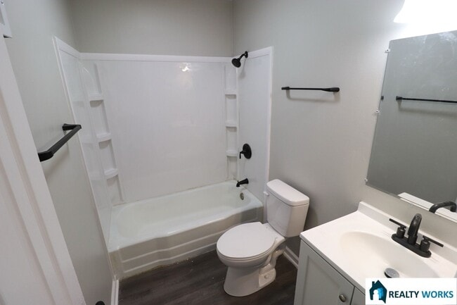 Building Photo - 827 N 29th St