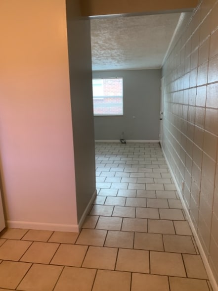 Building Photo - 774 Acosta St