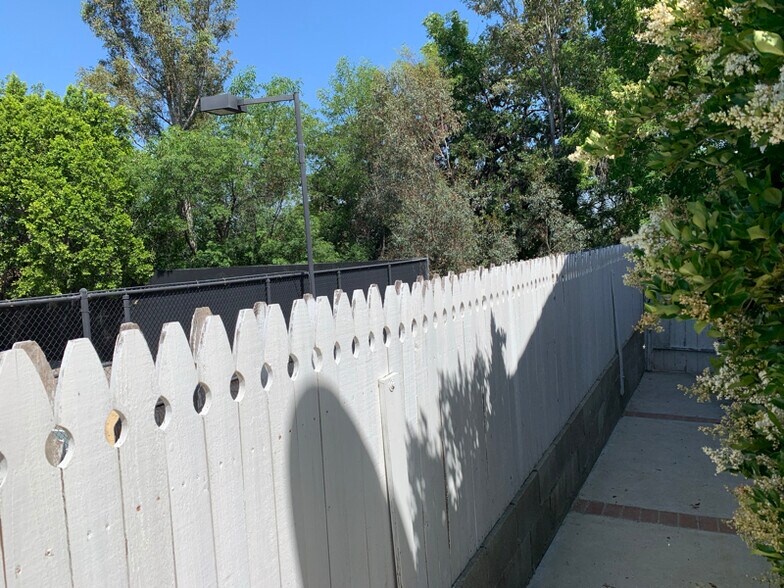 Building Photo - 22970 Crespi St