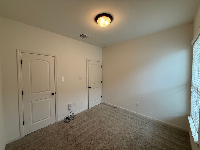 Building Photo - WATER FRONT PROPERTY! BEAUTIFUL 3BD/2BA HOME!