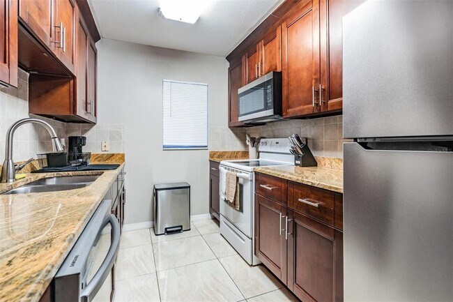 Building Photo - 3718 W McKay Ave