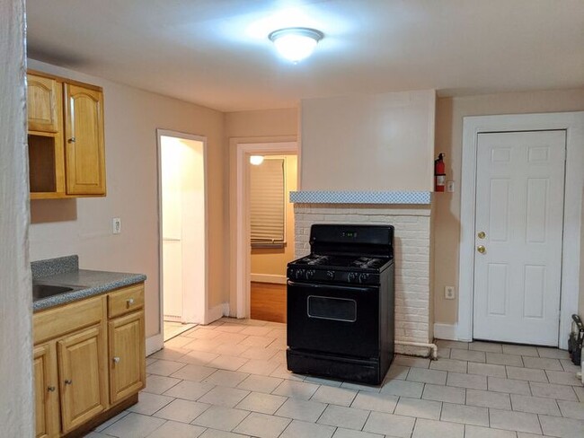 Building Photo - Three-Bedroom Apartment Near Public Transportation