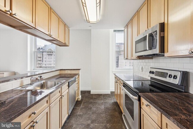 Building Photo - 111 S 15th St