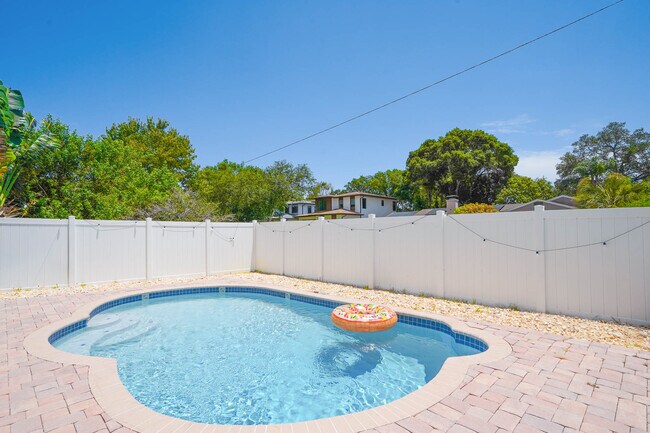 Building Photo - 1826 58th St S