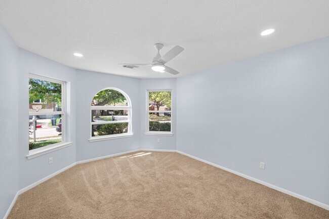 Building Photo - 3910 Crystal Pass Ct