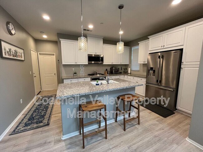 Building Photo - 321 Paseo Gusto