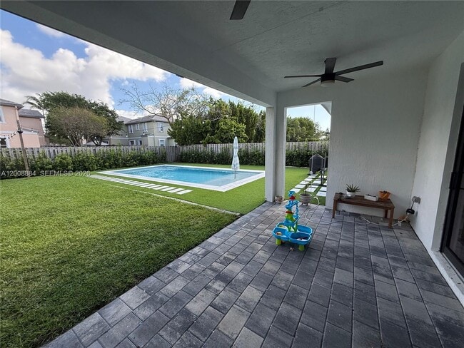 Building Photo - 2945 SE 3rd St