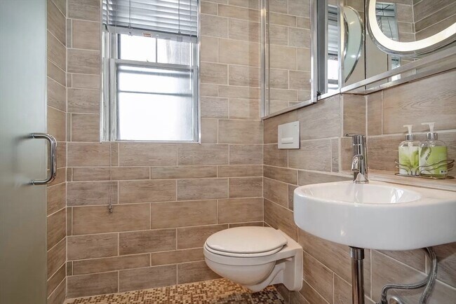 Building Photo - 583 Massachusetts Ave