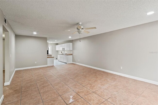 Building Photo - 459 W Rosewood Ln