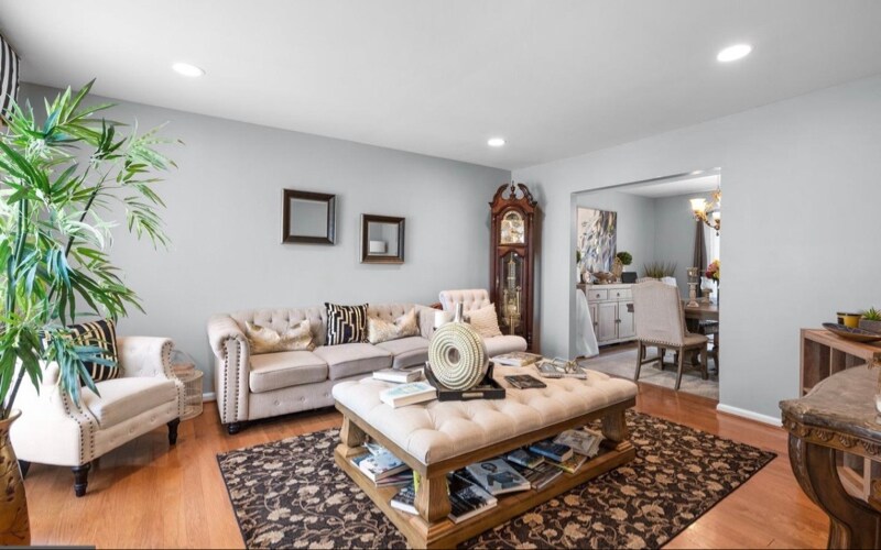 Building Photo - 206 Royal Oak Cir