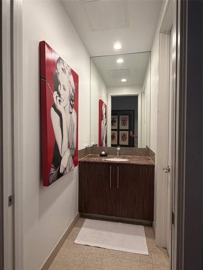 Building Photo - 1600 Post Oak Blvd