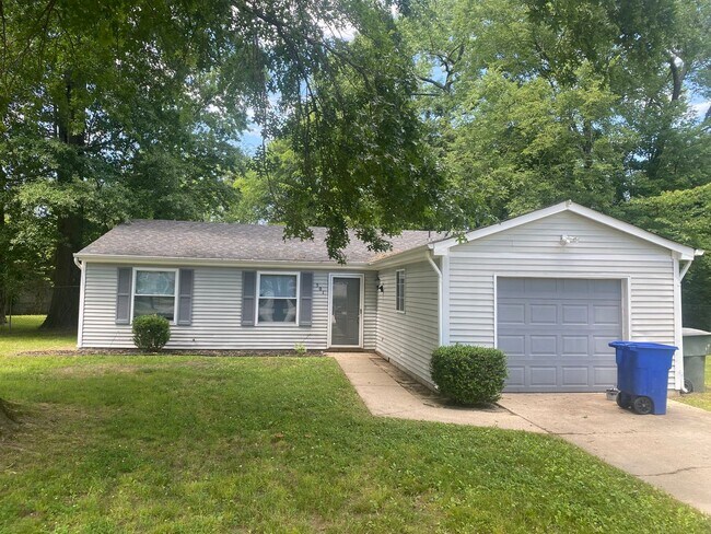 Building Photo - 501 Ashwood Dr