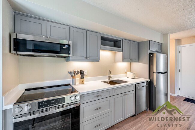 Building Photo - Fully Remodeled Gold Camp 2 Bed/1Bath