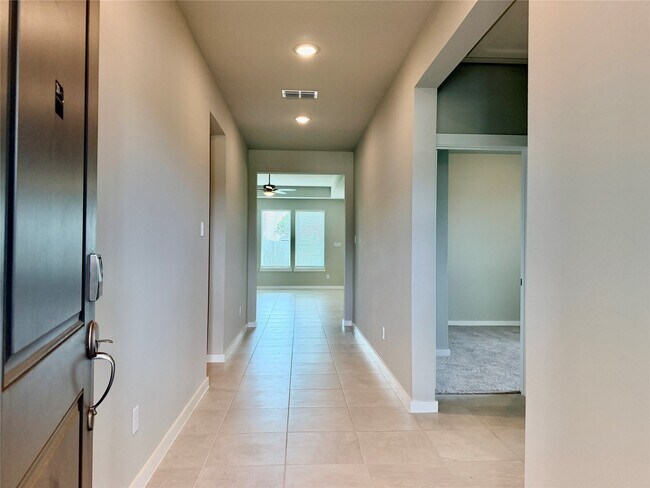 Building Photo - 7415 Bristlegrass Colony Ct