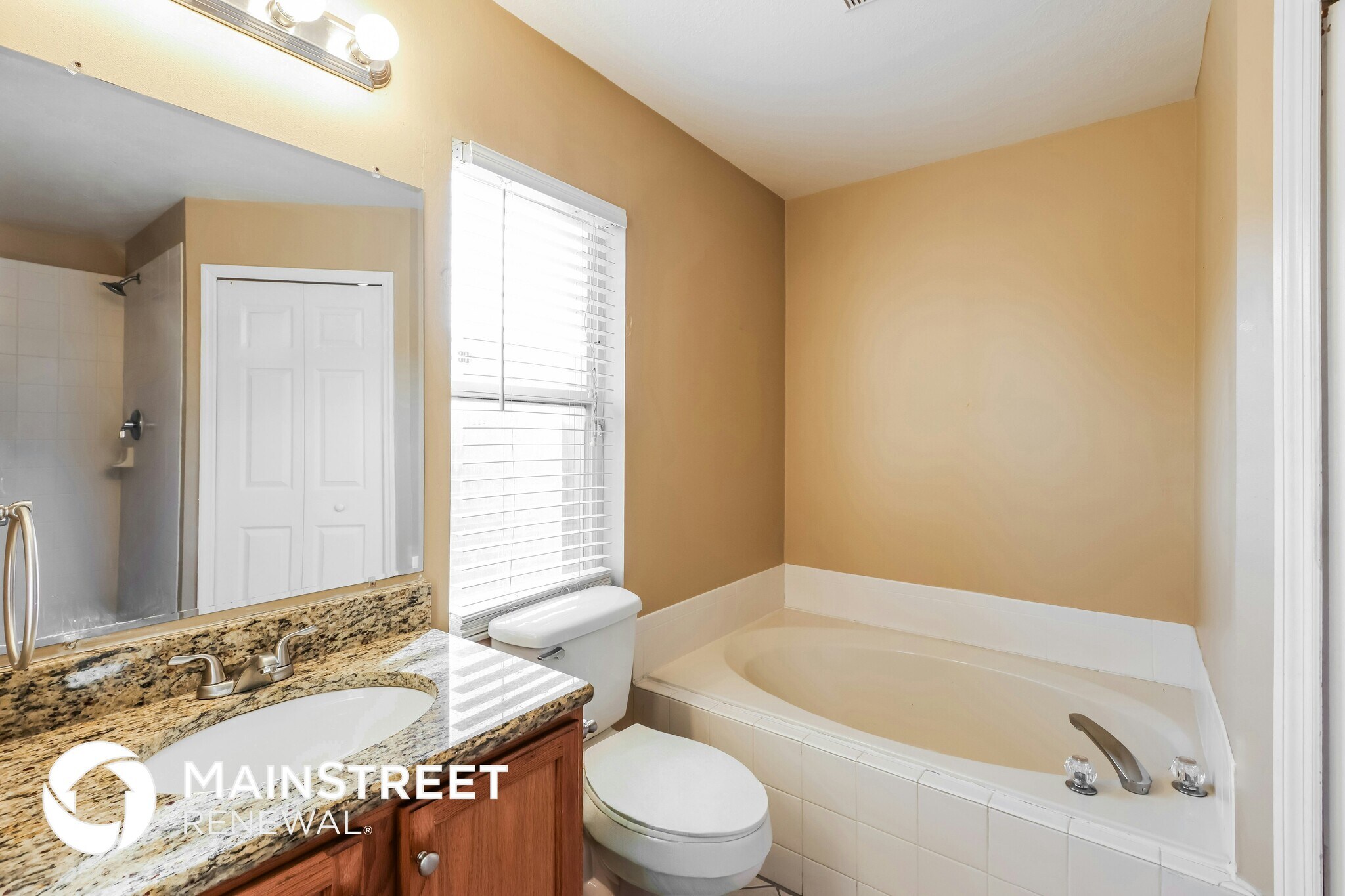 Building Photo - 821 Honeysuckle Dr