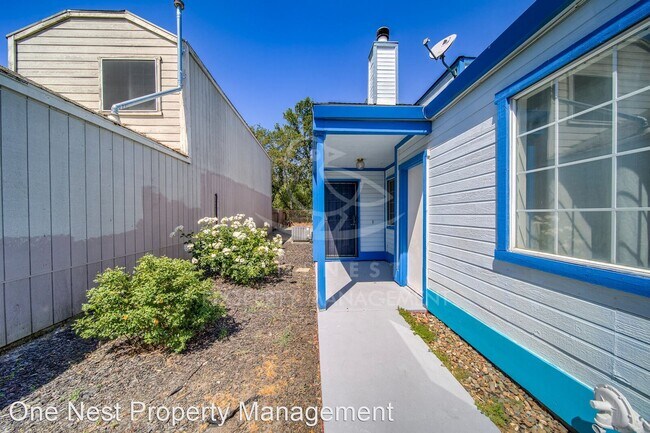 Building Photo - 3 br, 2.5 bath House - 2942 Twin Creeks Lane