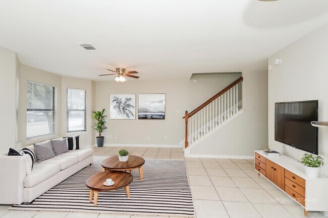 Building Photo - 2920 La Estancia Ln