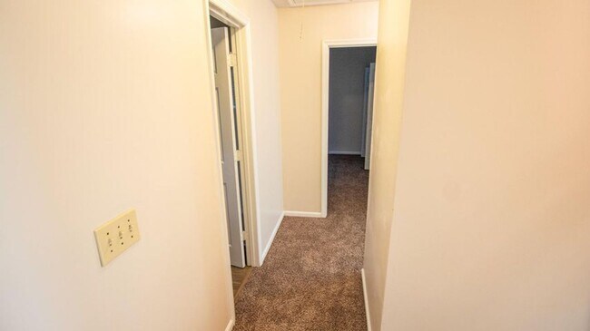Building Photo - Gorgeous home ready to move in!