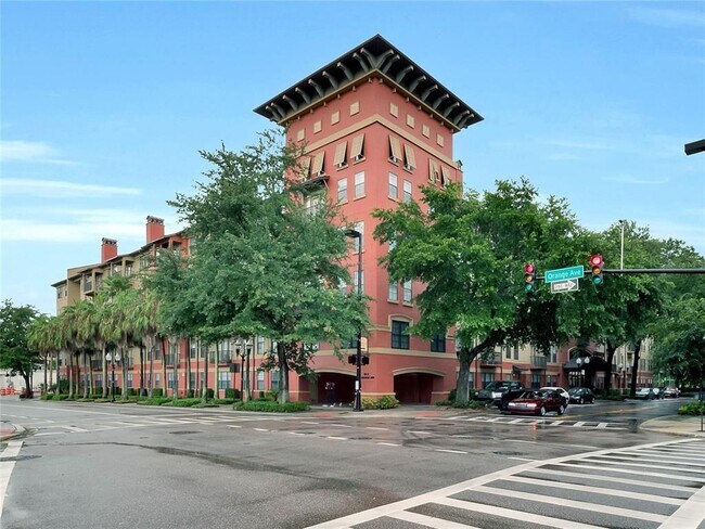 Building Photo - 911 N Orange Ave
