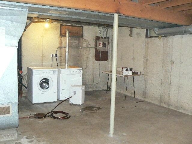 Building Photo - 1805 Spohn Ave