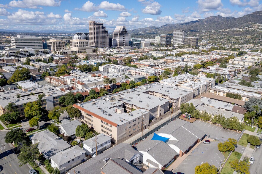 Building Photo - 310 N Jackson St