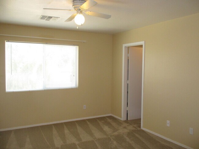 Building Photo - New Listing in Buckeye
