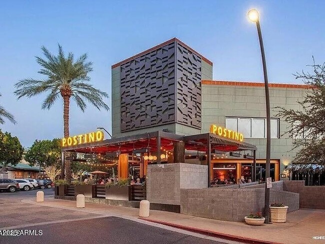 Building Photo - 15215 N Kierland Blvd