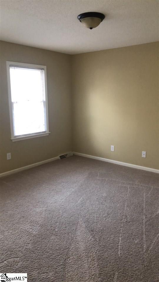 Building Photo - 610 Summer Woods Dr