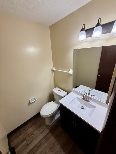 Building Photo - 3208 Cedar Grove Pl S