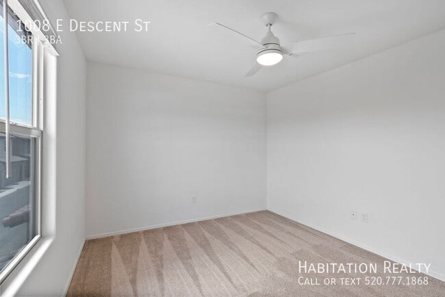 Building Photo - 1008 E Descent St