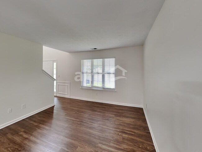 Building Photo - 3254 Ashgrove Ln SW