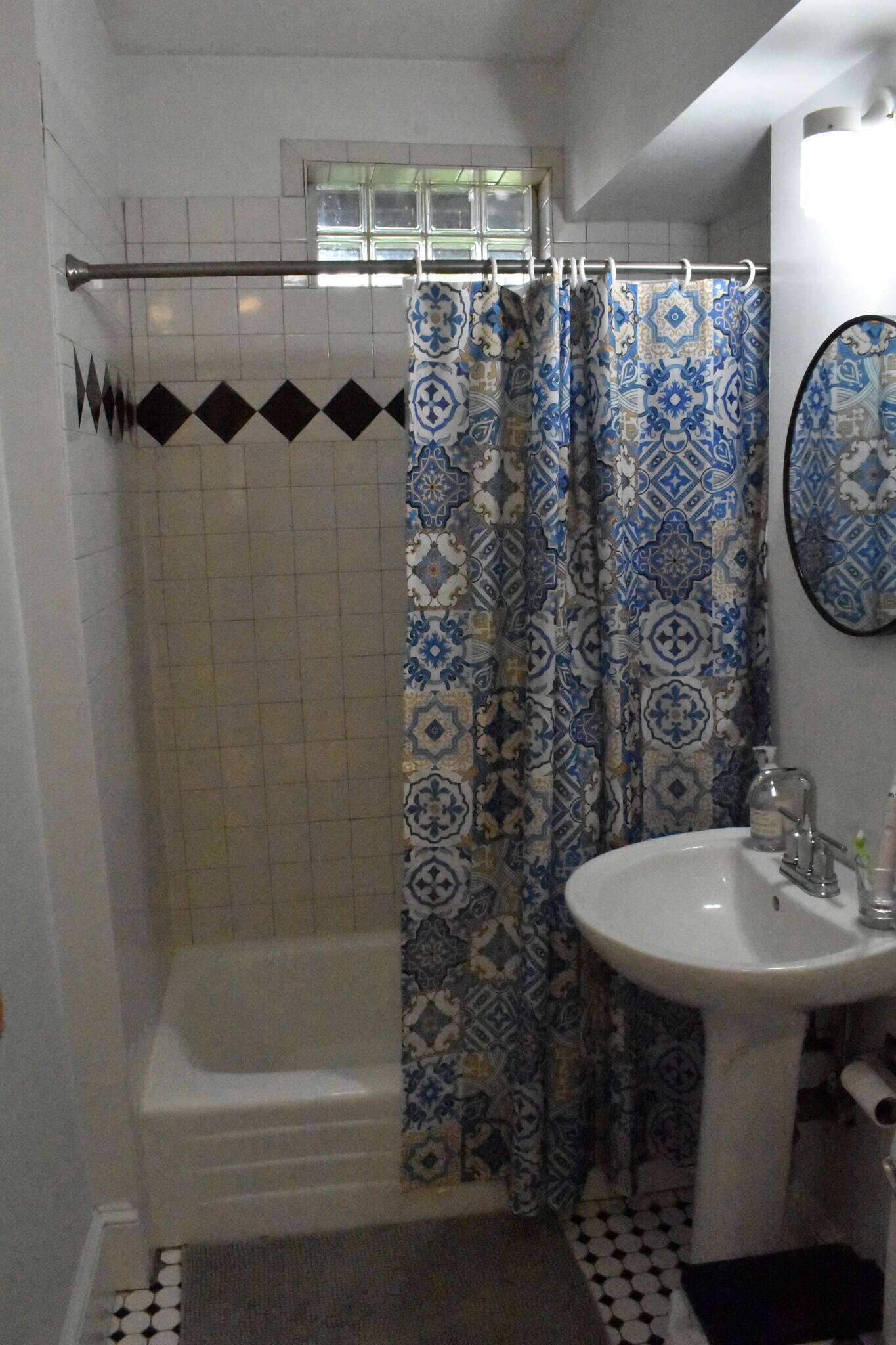 Building Photo - 4A Rockledge St