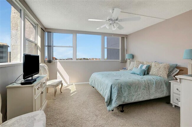 Building Photo - 500 Treasure Island Causeway