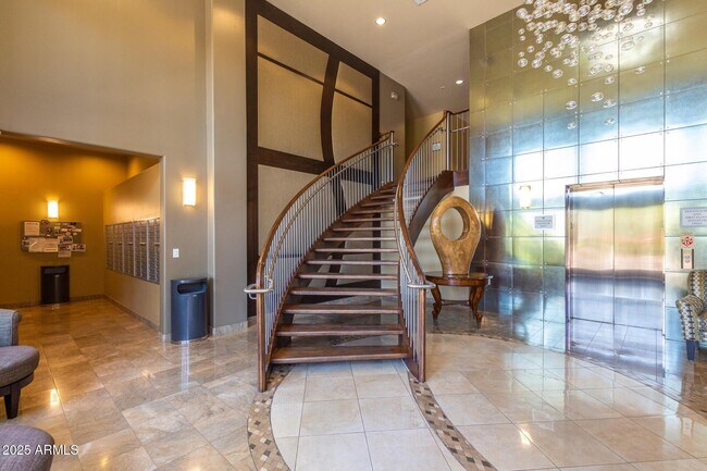 Building Photo - 945 E Playa Del Norte Dr