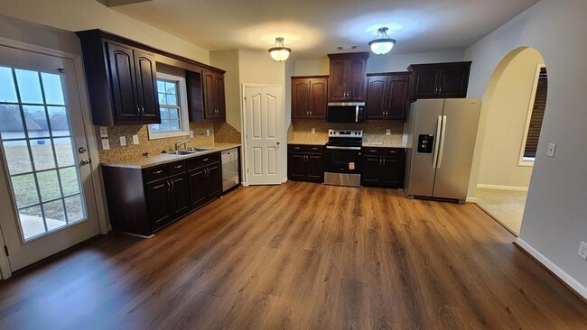 Building Photo - 4525 Village Ct